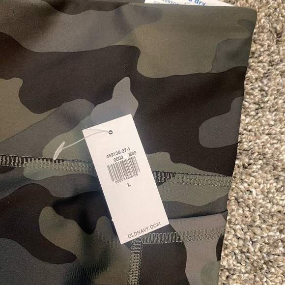 OLD NAVY CAMO LEGGINGS - Picture 2 of 3